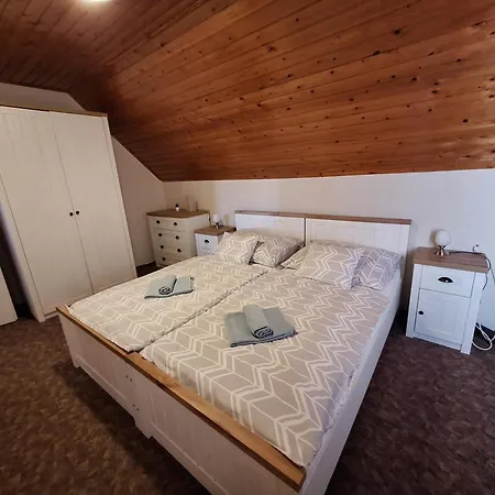 Apartment Miseta Vendeghaz *